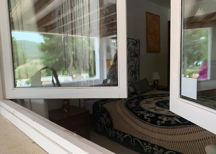 Ibiza Paradise Couette-café