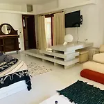 Alojamento de Acomodação e Pequeno-almoço Ibiza Paradise *